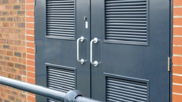 Вскрытие замков в железной двери Вскрытие замков в железной двери